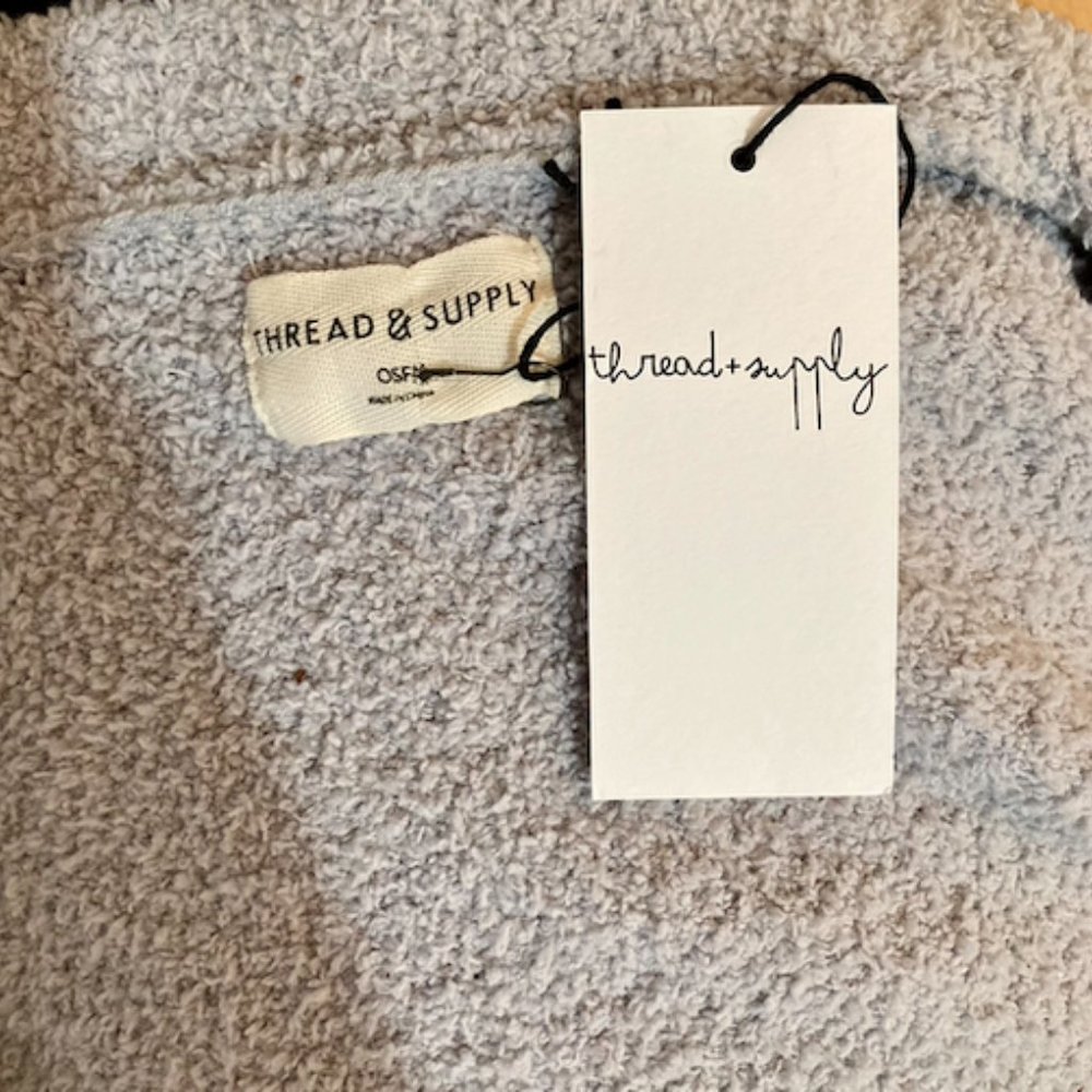 Thread & Supply Cozy Cloud Wrap-NWT, OSFM - Picture 4 of 4
